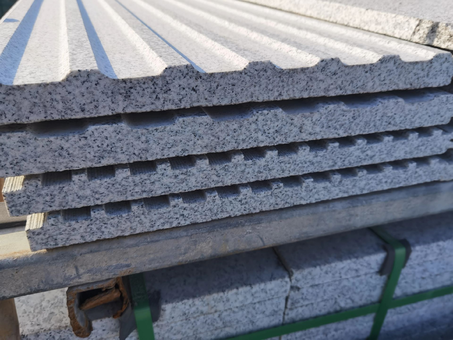 路邊石價(jià)格一般多少錢一米(圖1)